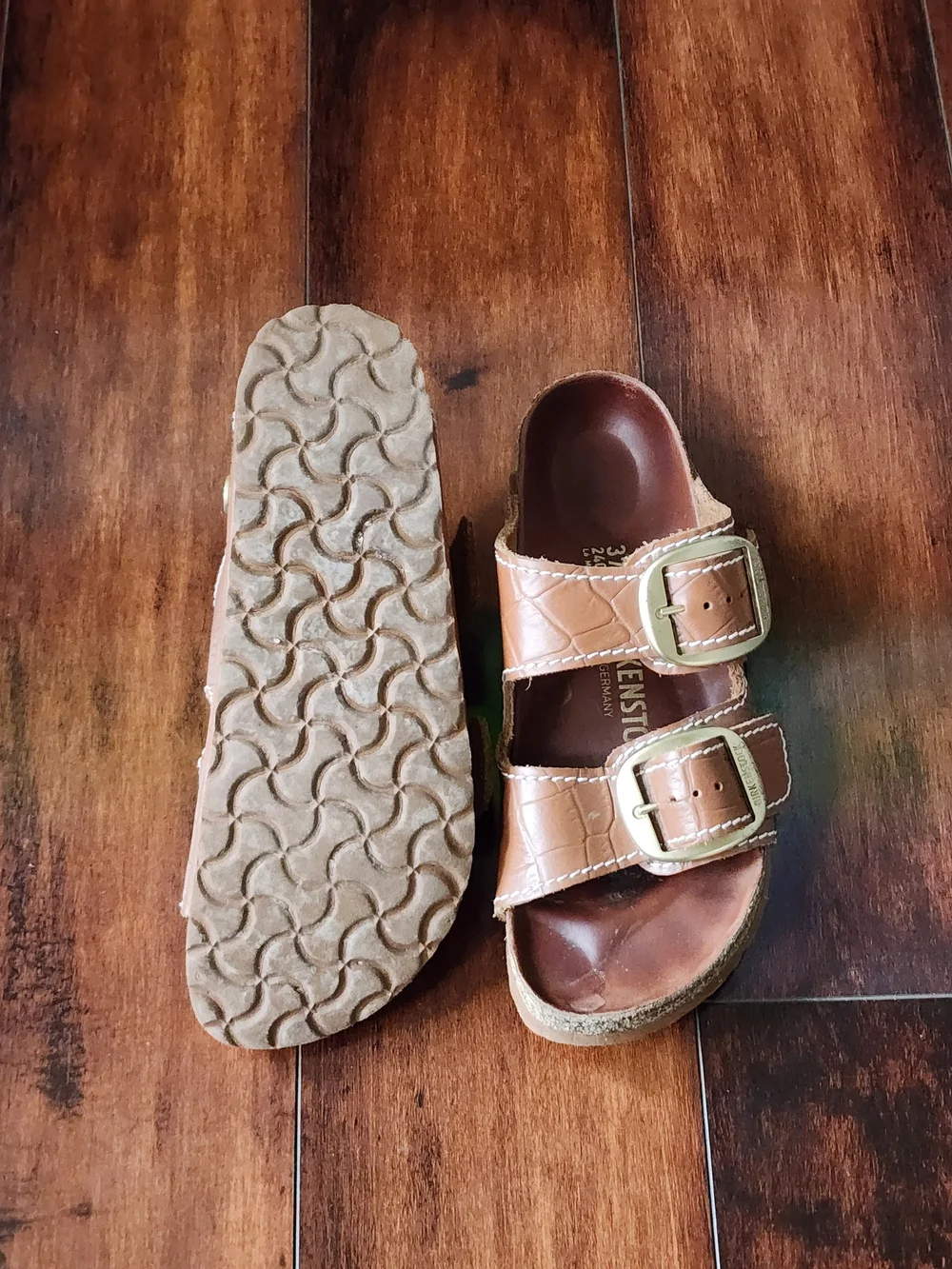 Birkenstock Arizona Croc Embossed Leather Sandals Brown Big Buckle EU 37 US 6